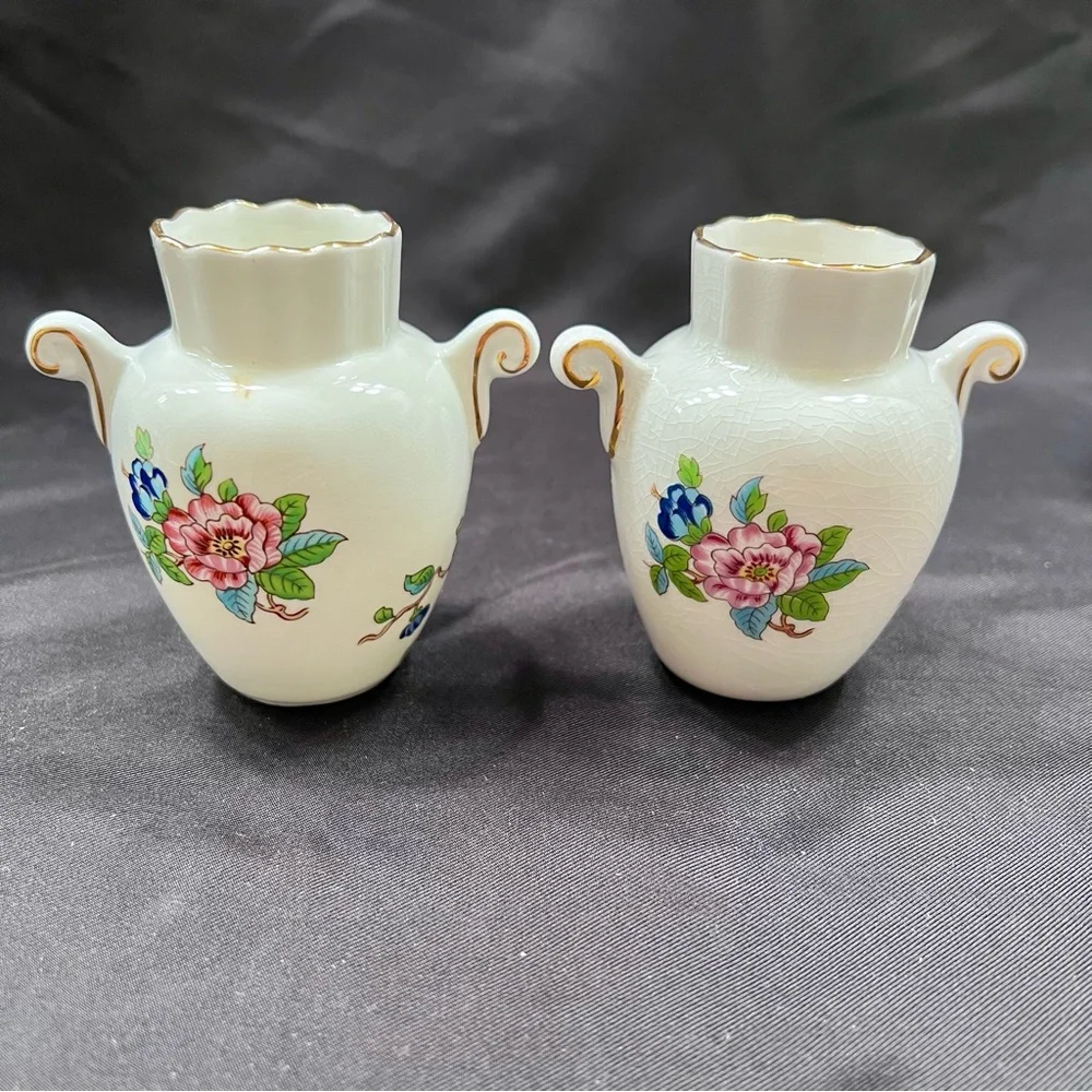 Set Of 2 Aynsley‎ Pembroke Vase c1985-2015 Reproduction of 18thC Design 3.25”